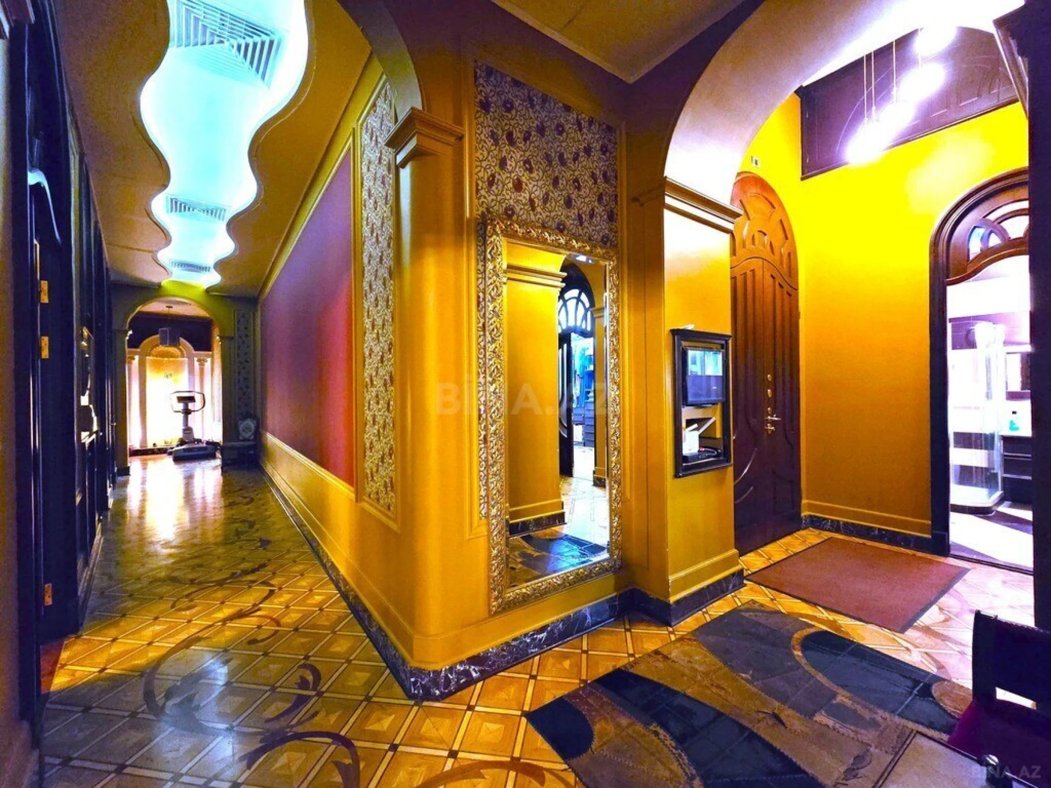 Satılır 5 otaqlı mənzil 225 m²