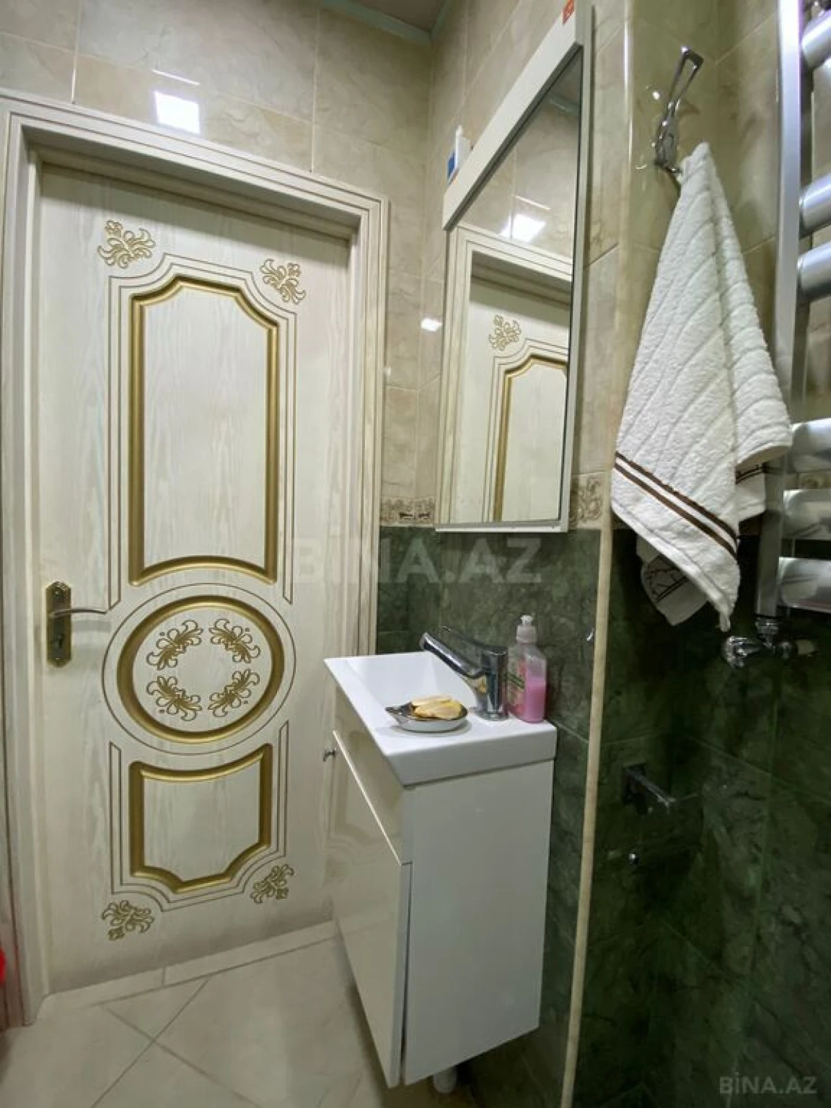 Satılır 2 otaqlı mənzil 70 m²