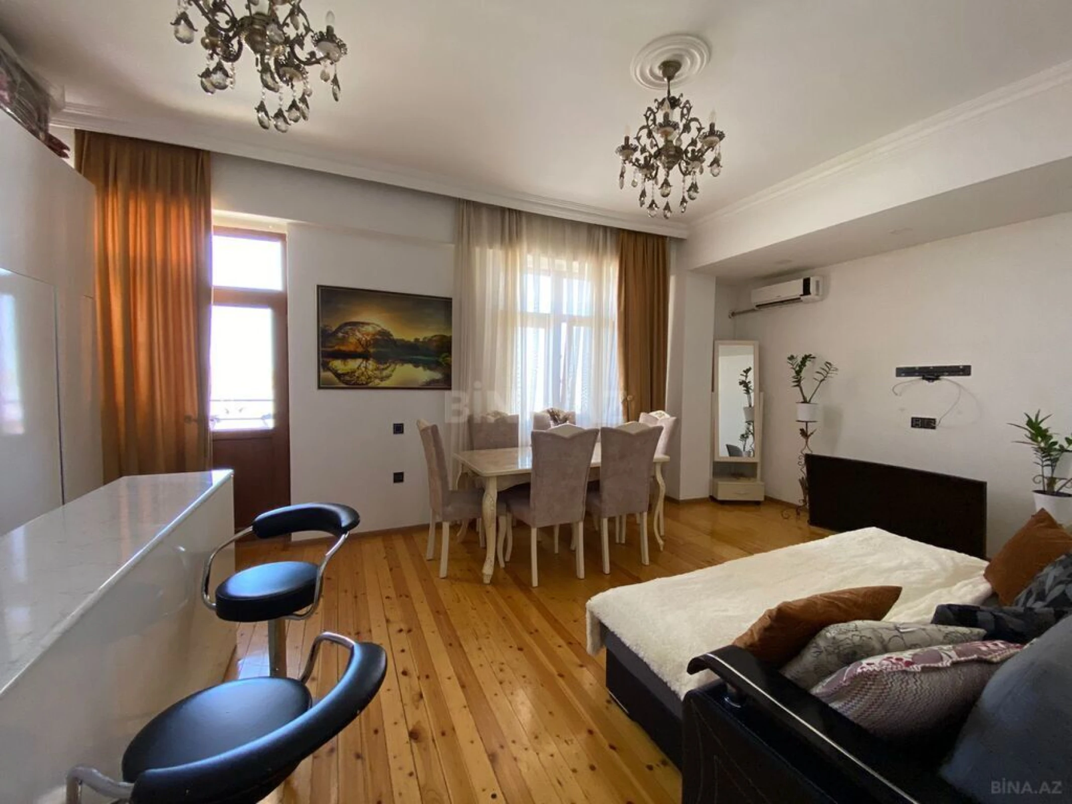 Satılır 2 otaqlı mənzil 70 m²