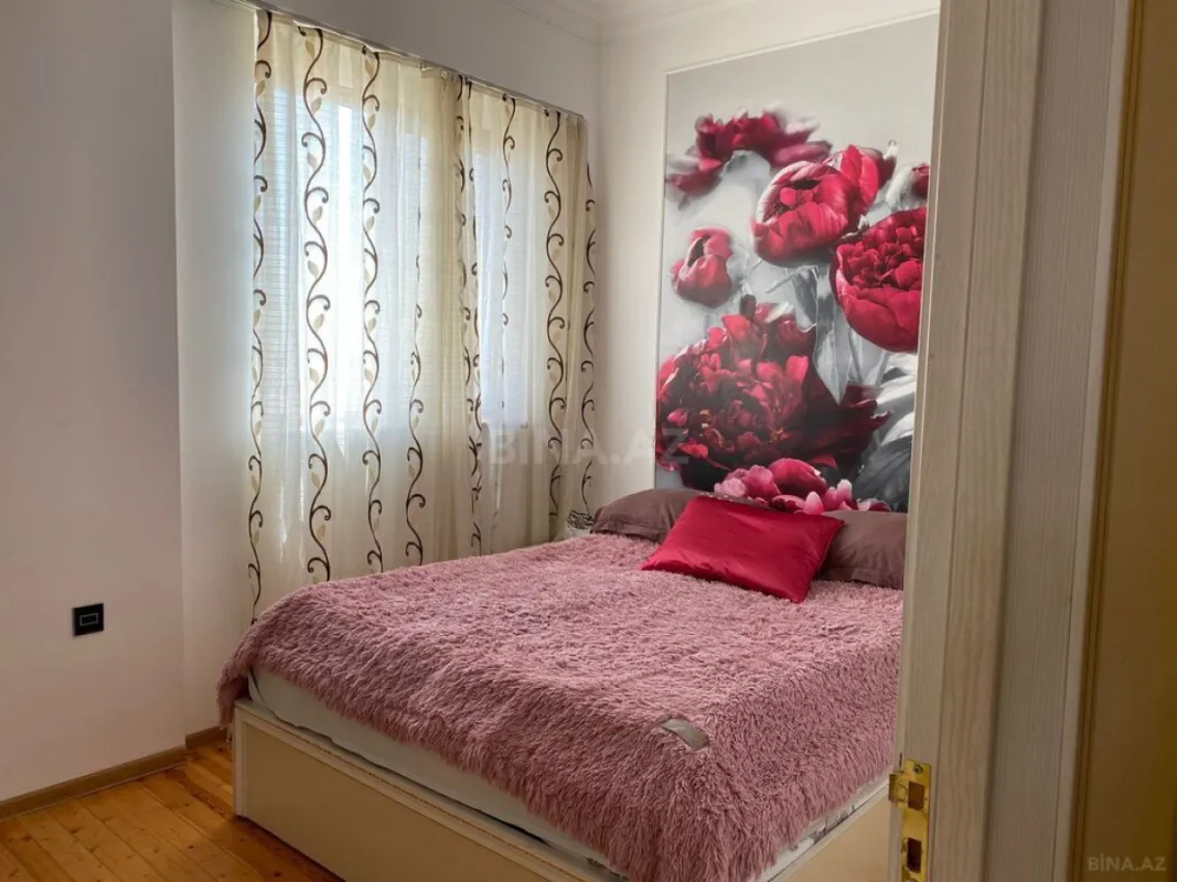 Satılır 2 otaqlı mənzil 70 m²