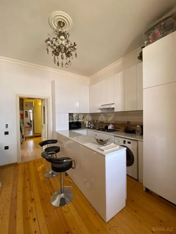 Satılır 2 otaqlı mənzil 70 m²