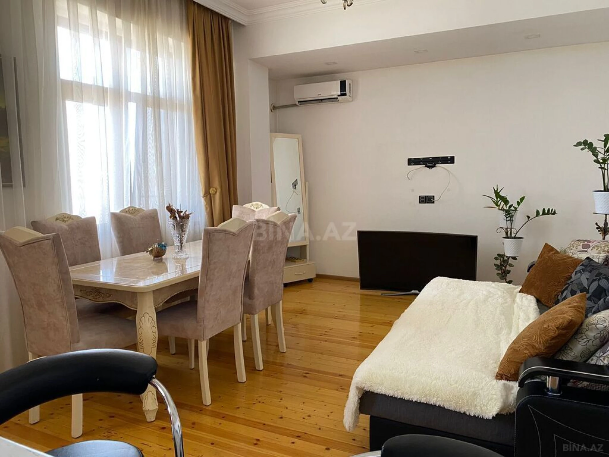 Satılır 2 otaqlı mənzil 70 m²