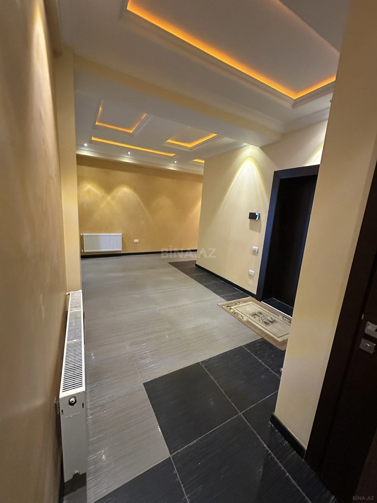 Satılır 6 otaqlı mənzil 265 m²