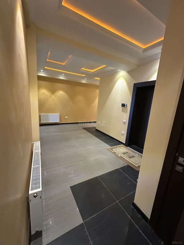 Satılır 6 otaqlı mənzil 265 m²