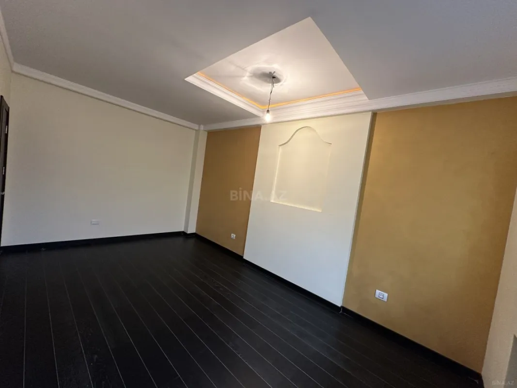 Satılır 6 otaqlı mənzil 265 m²