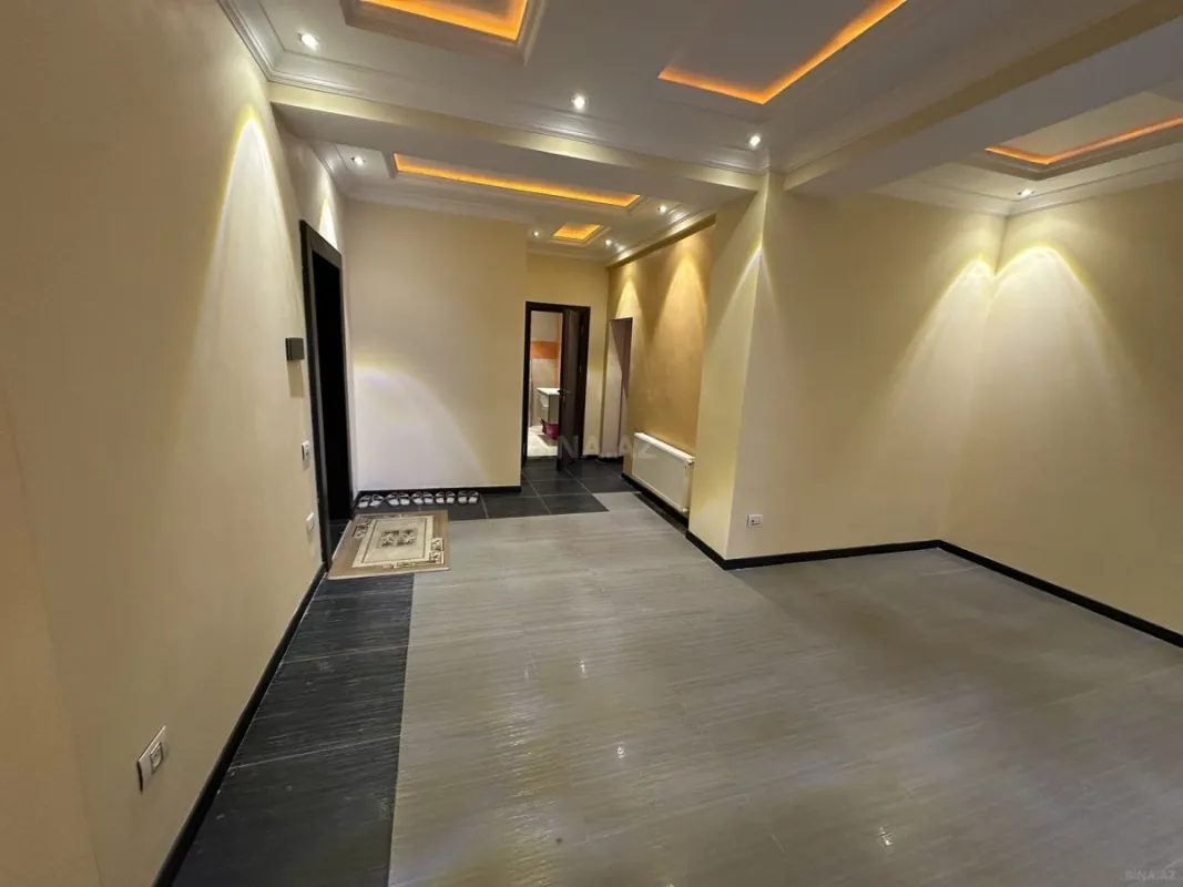 Satılır 6 otaqlı mənzil 265 m²