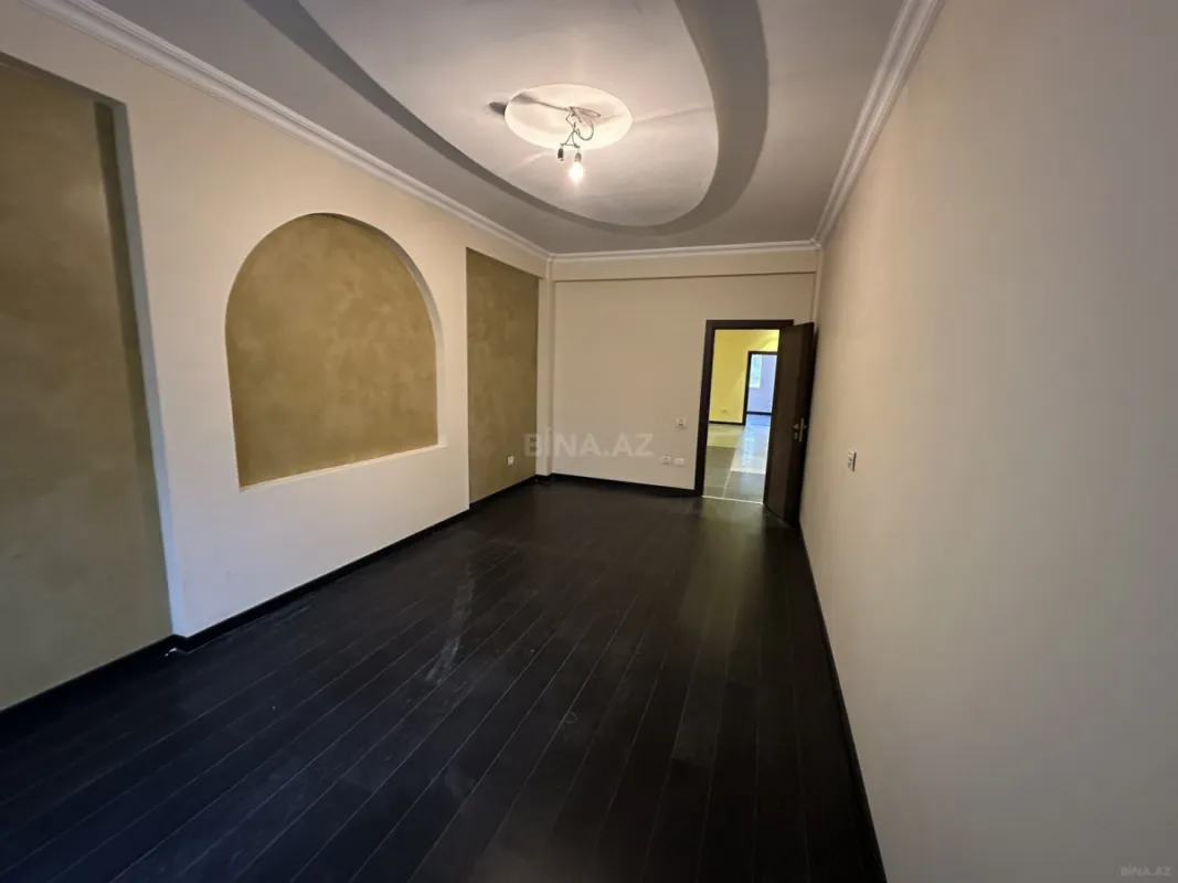 Satılır 6 otaqlı mənzil 265 m²