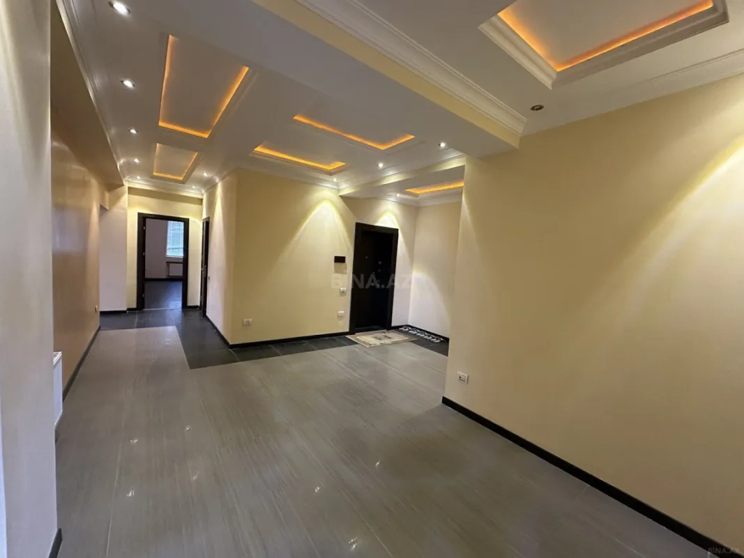 Satılır 6 otaqlı mənzil 265 m²