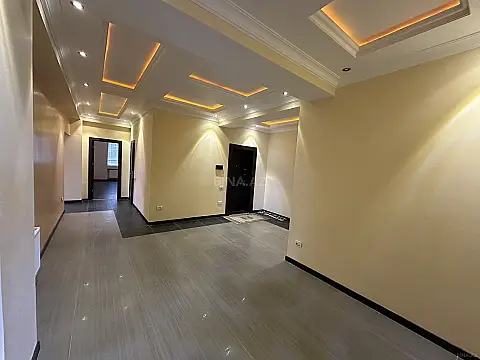 Satılır 6 otaqlı mənzil 265 m²
