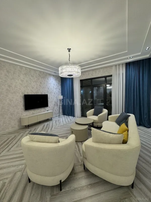 Satılır 4 otaqlı həyət evi 300 m²