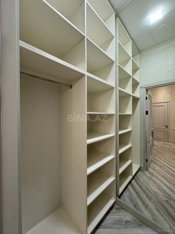 Satılır 4 otaqlı həyət evi 300 m²