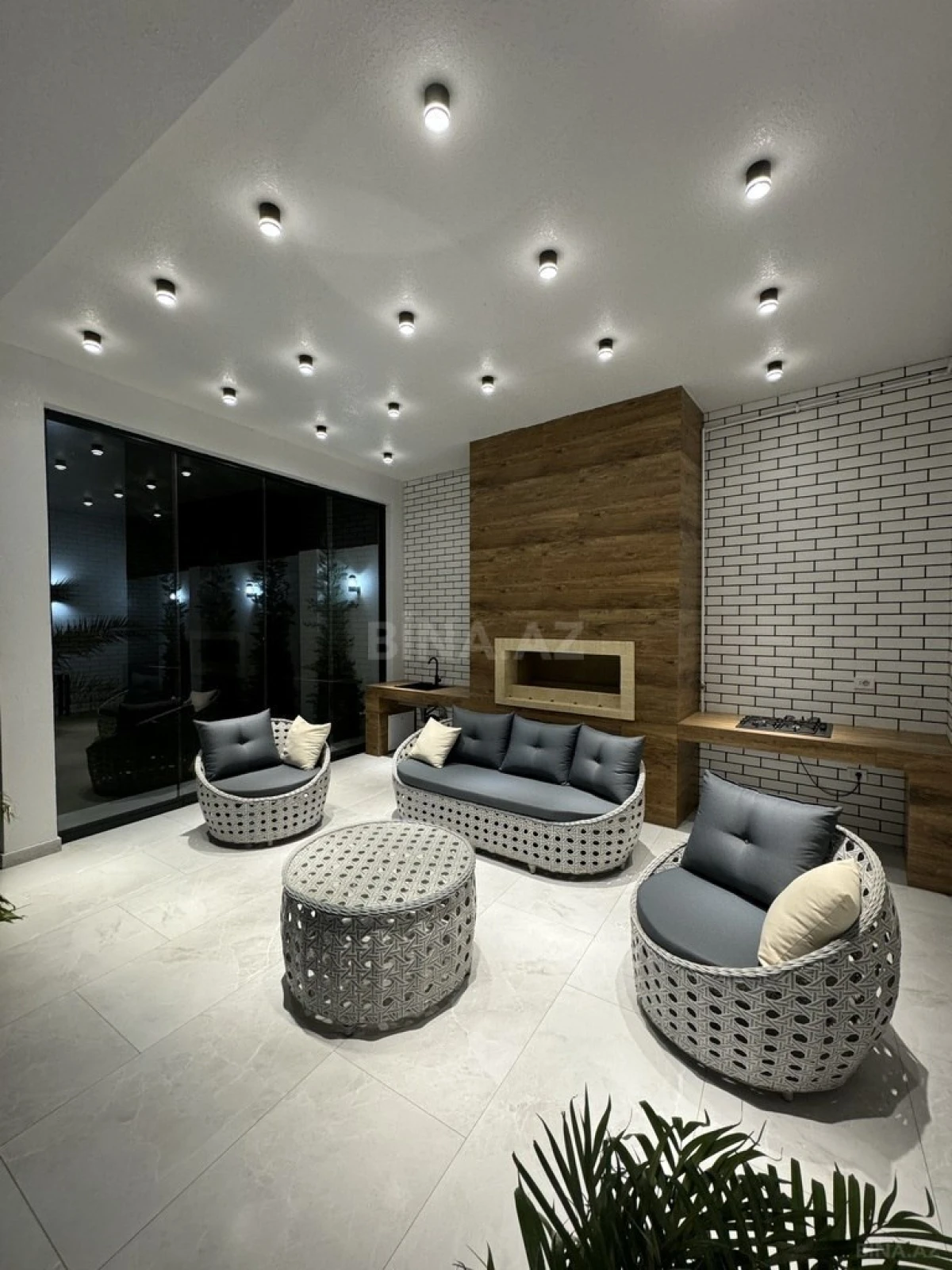 Satılır 4 otaqlı həyət evi 300 m²