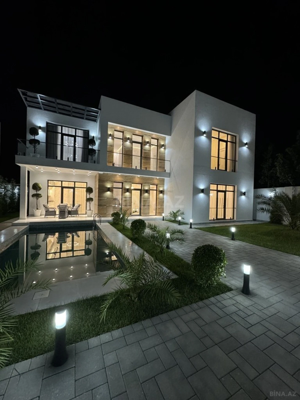 Satılır 4 otaqlı həyət evi 300 m²