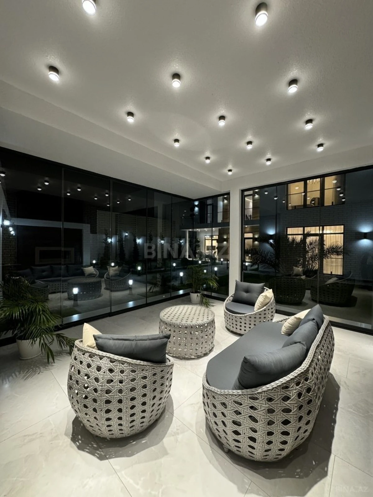 Satılır 4 otaqlı həyət evi 300 m²