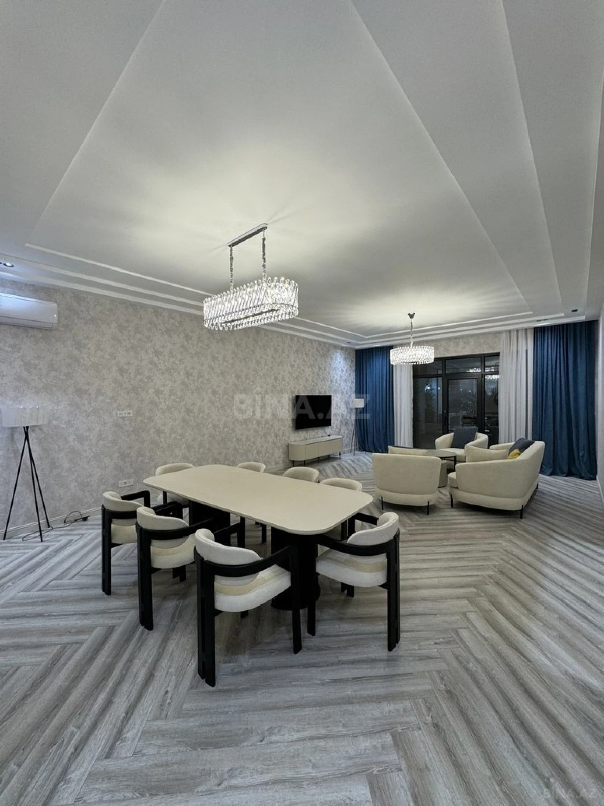 Satılır 4 otaqlı həyət evi 300 m²