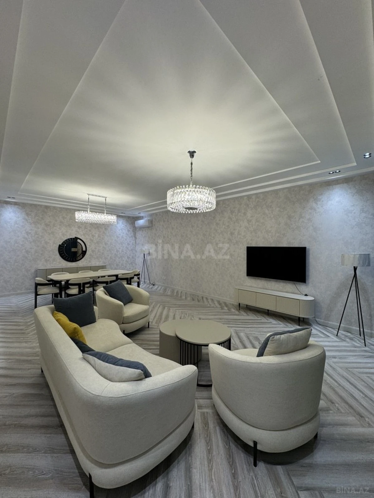 Satılır 4 otaqlı həyət evi 300 m²