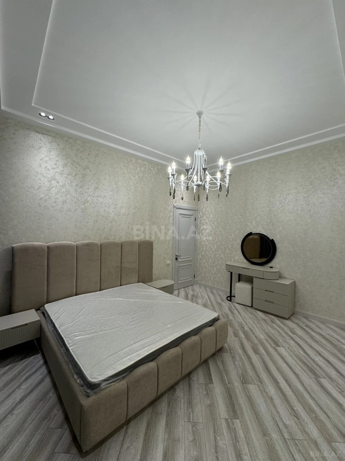 Satılır 4 otaqlı həyət evi 300 m²