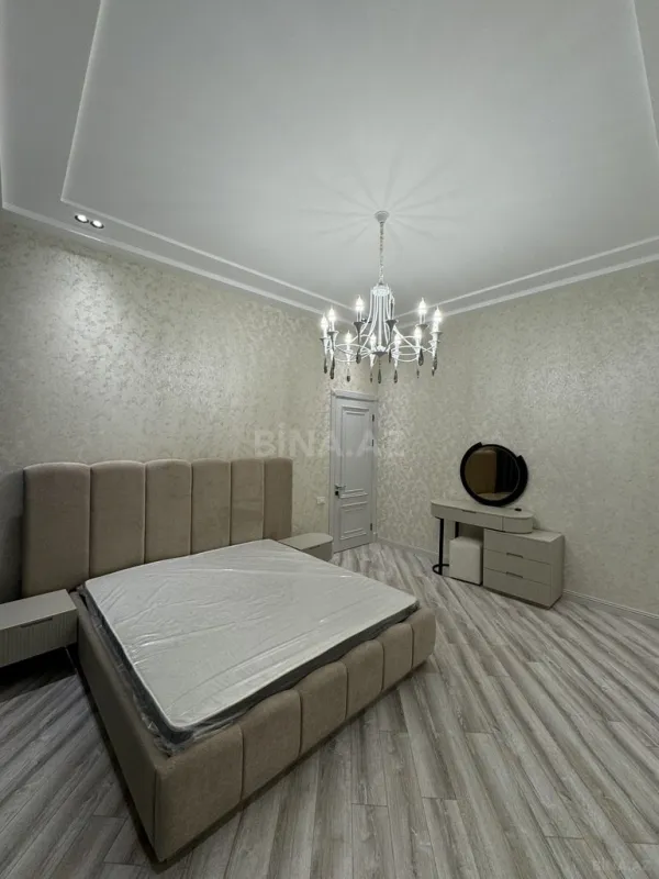 Satılır 4 otaqlı həyət evi 300 m²