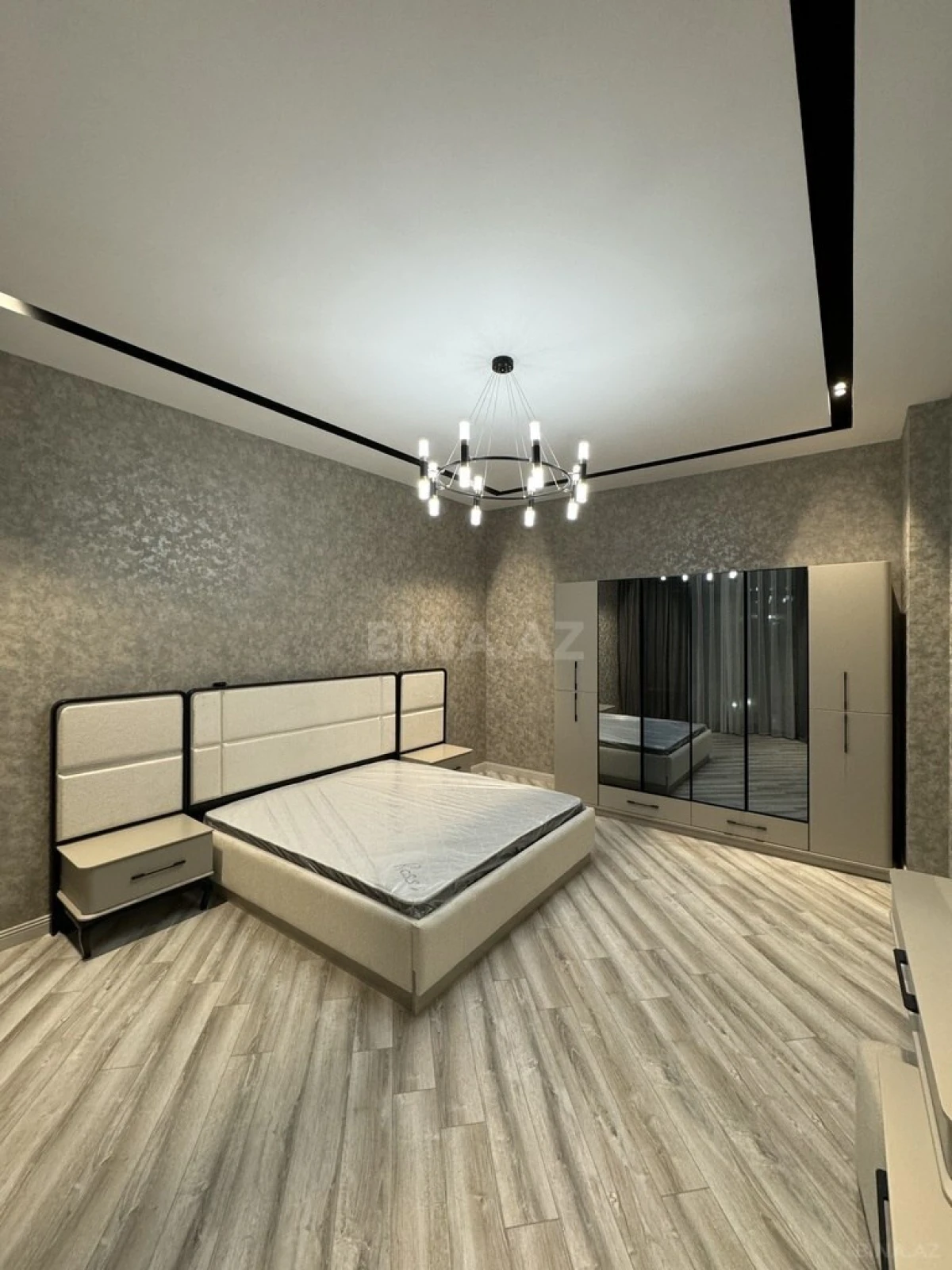 Satılır 4 otaqlı həyət evi 300 m²