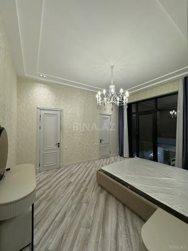 Satılır 4 otaqlı həyət evi 300 m²