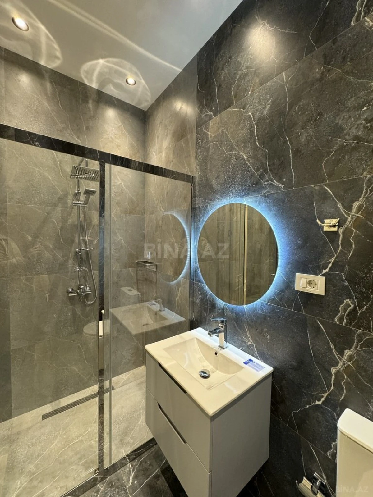 Satılır 4 otaqlı həyət evi 300 m²