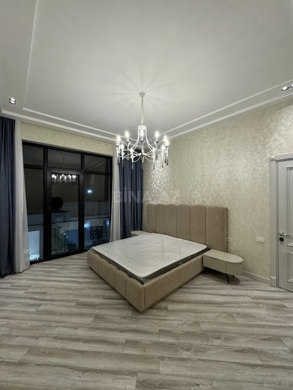 Satılır 4 otaqlı həyət evi 300 m²