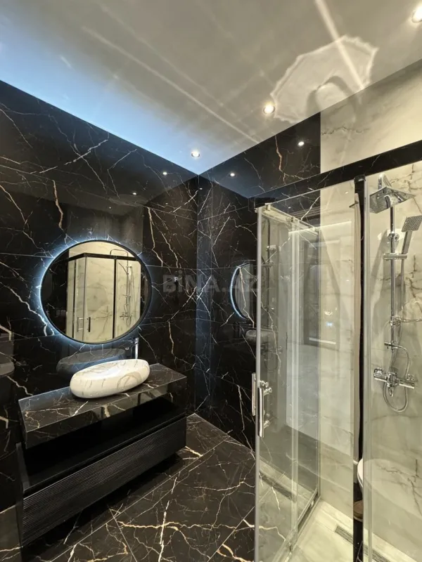 Satılır 4 otaqlı həyət evi 300 m²