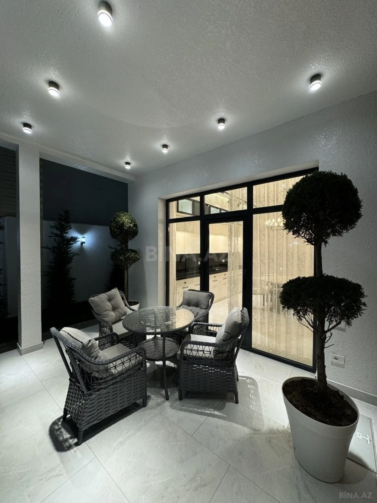 Satılır 4 otaqlı həyət evi 300 m²