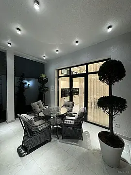 Satılır 4 otaqlı həyət evi 300 m²