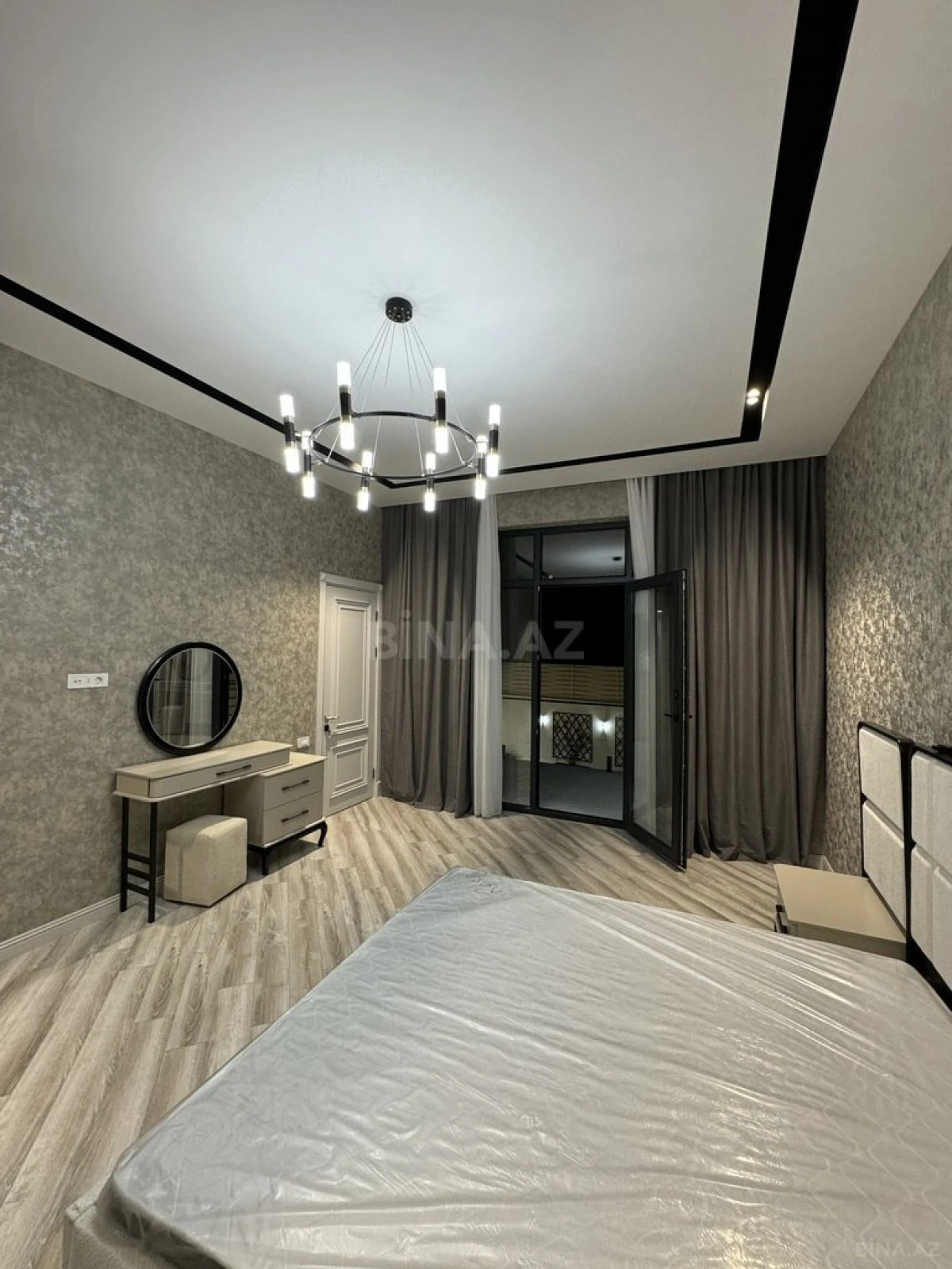 Satılır 4 otaqlı həyət evi 300 m²