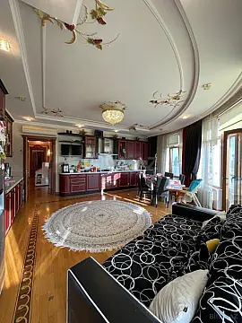 Satılır 3 otaqlı mənzil 196 m²