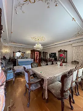 Satılır 3 otaqlı mənzil 196 m²