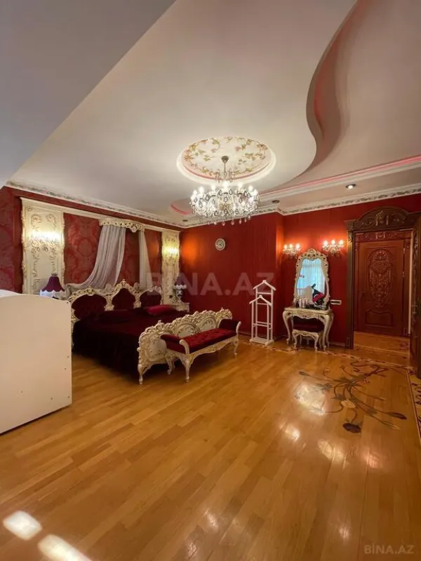 Satılır 3 otaqlı mənzil 196 m²