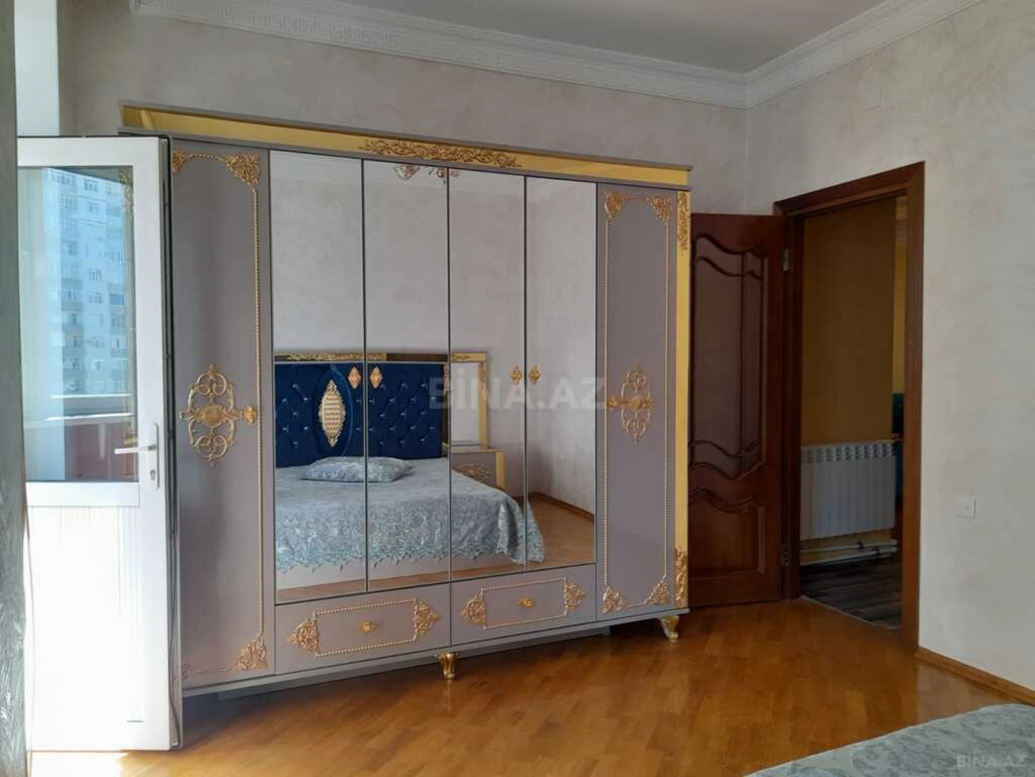 Kirayə verilir 3 otaqlı mənzil 135 m²