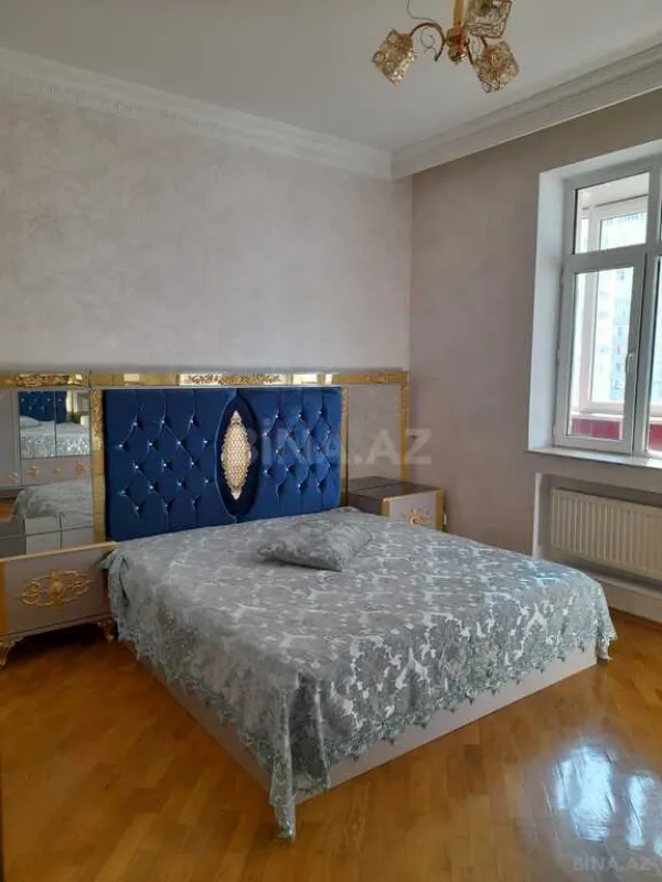 Kirayə verilir 3 otaqlı mənzil 135 m²