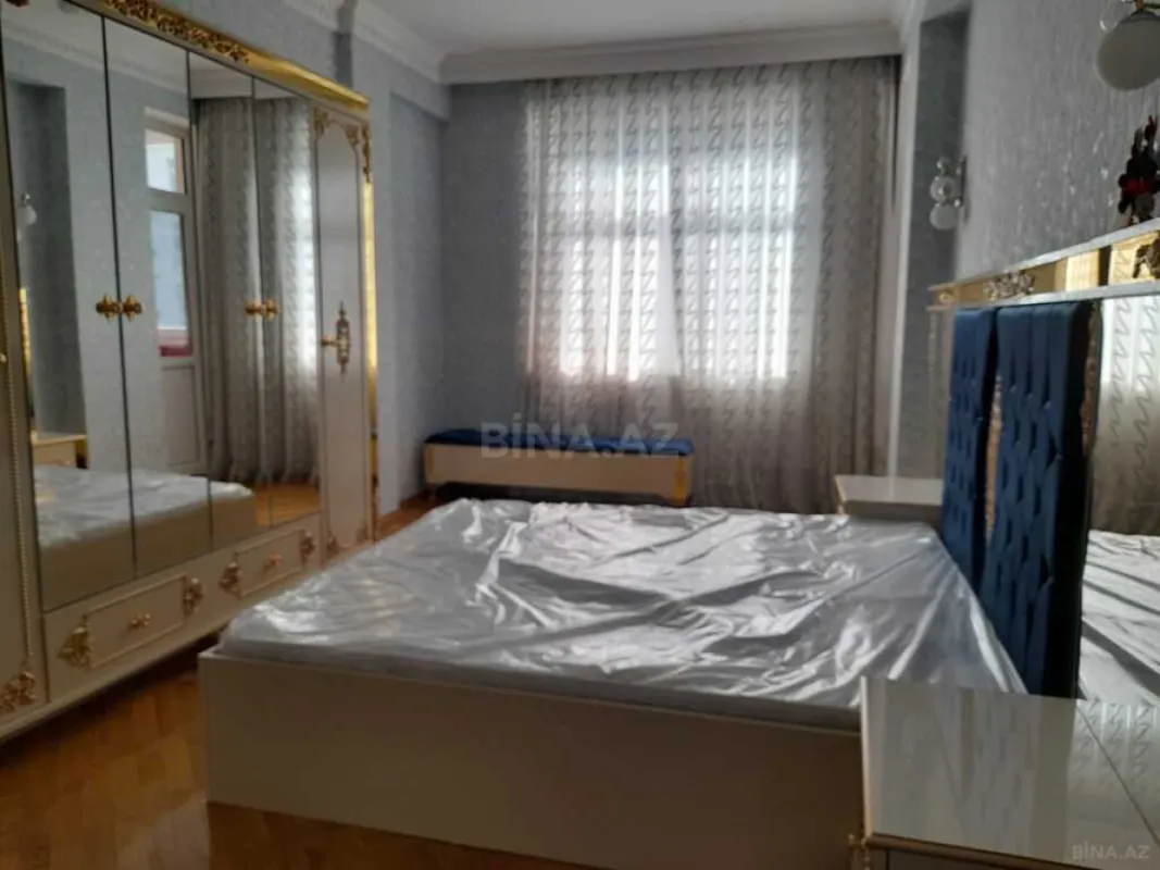 Kirayə verilir 3 otaqlı mənzil 135 m²
