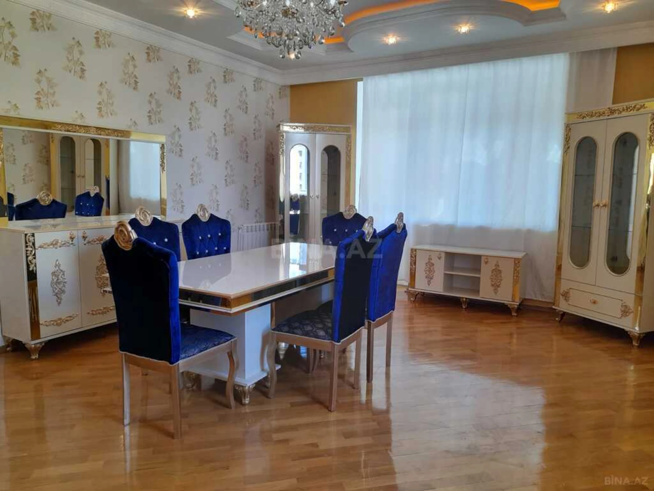 Kirayə verilir 3 otaqlı mənzil 135 m²