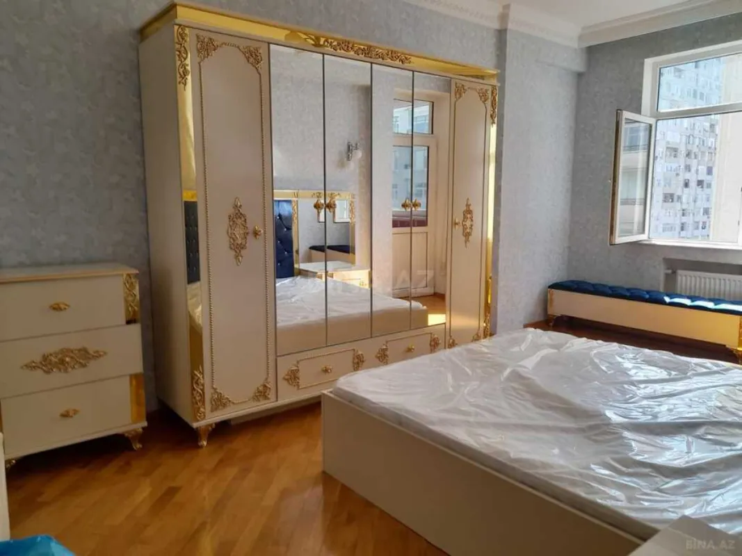 Kirayə verilir 3 otaqlı mənzil 135 m²