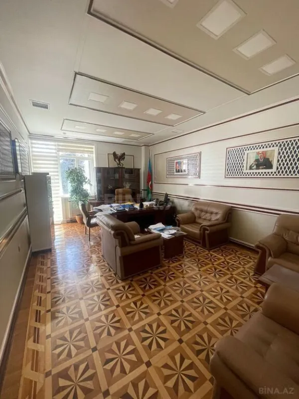 Satılır 20 otaqlı ofis 1400 m²