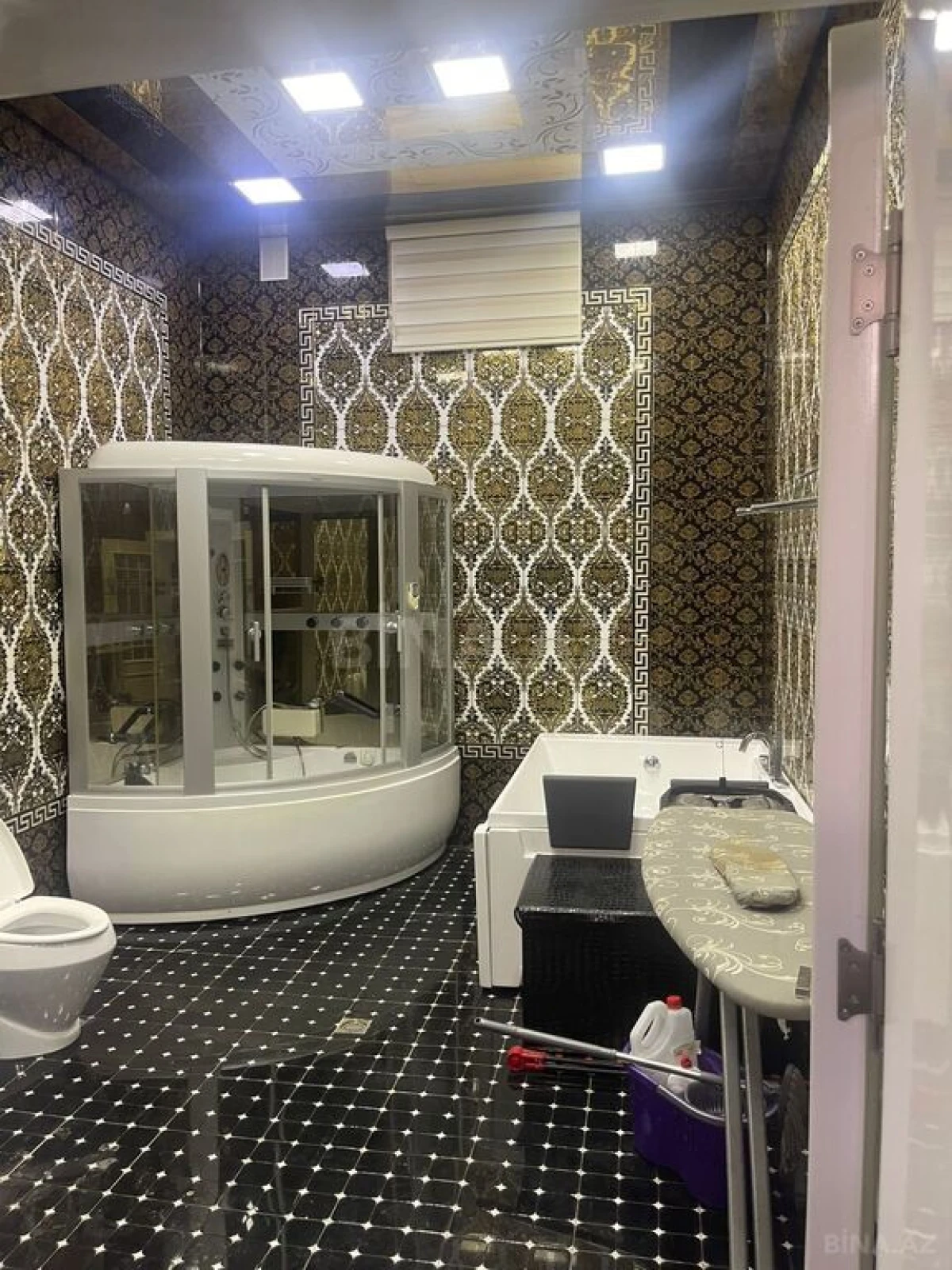 Satılır 20 otaqlı ofis 1400 m²