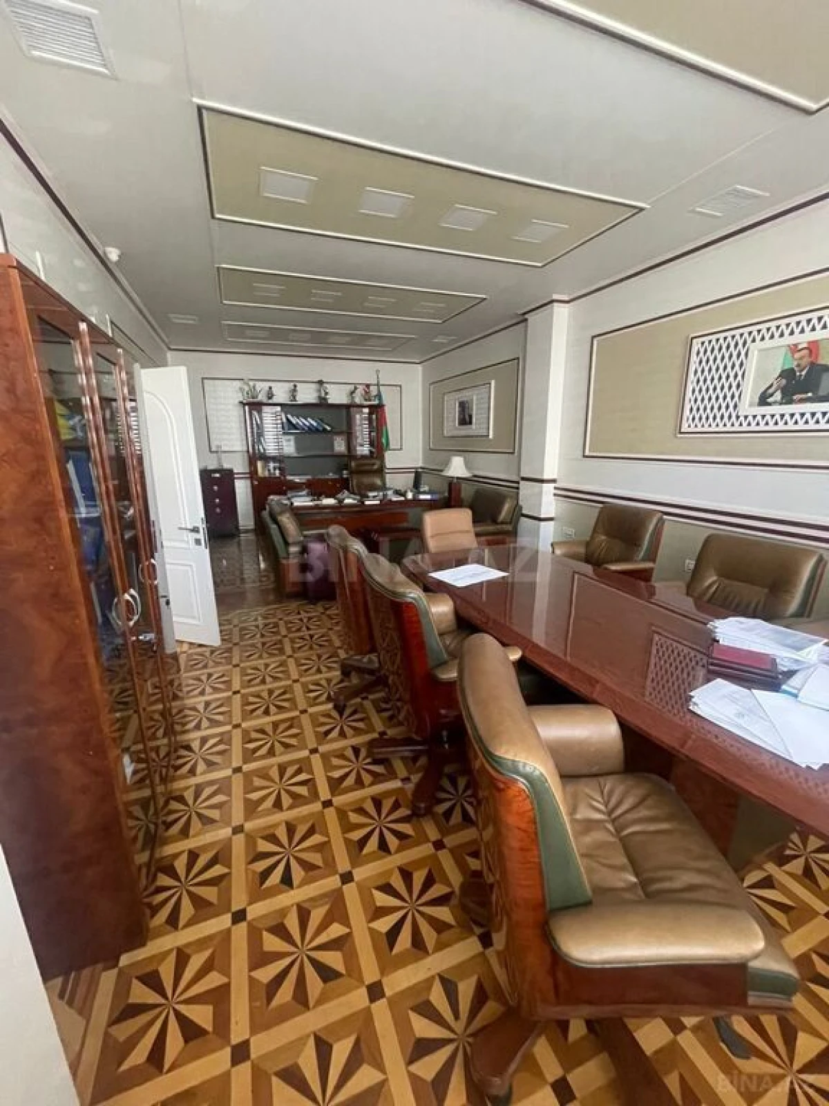 Satılır 20 otaqlı ofis 1400 m²