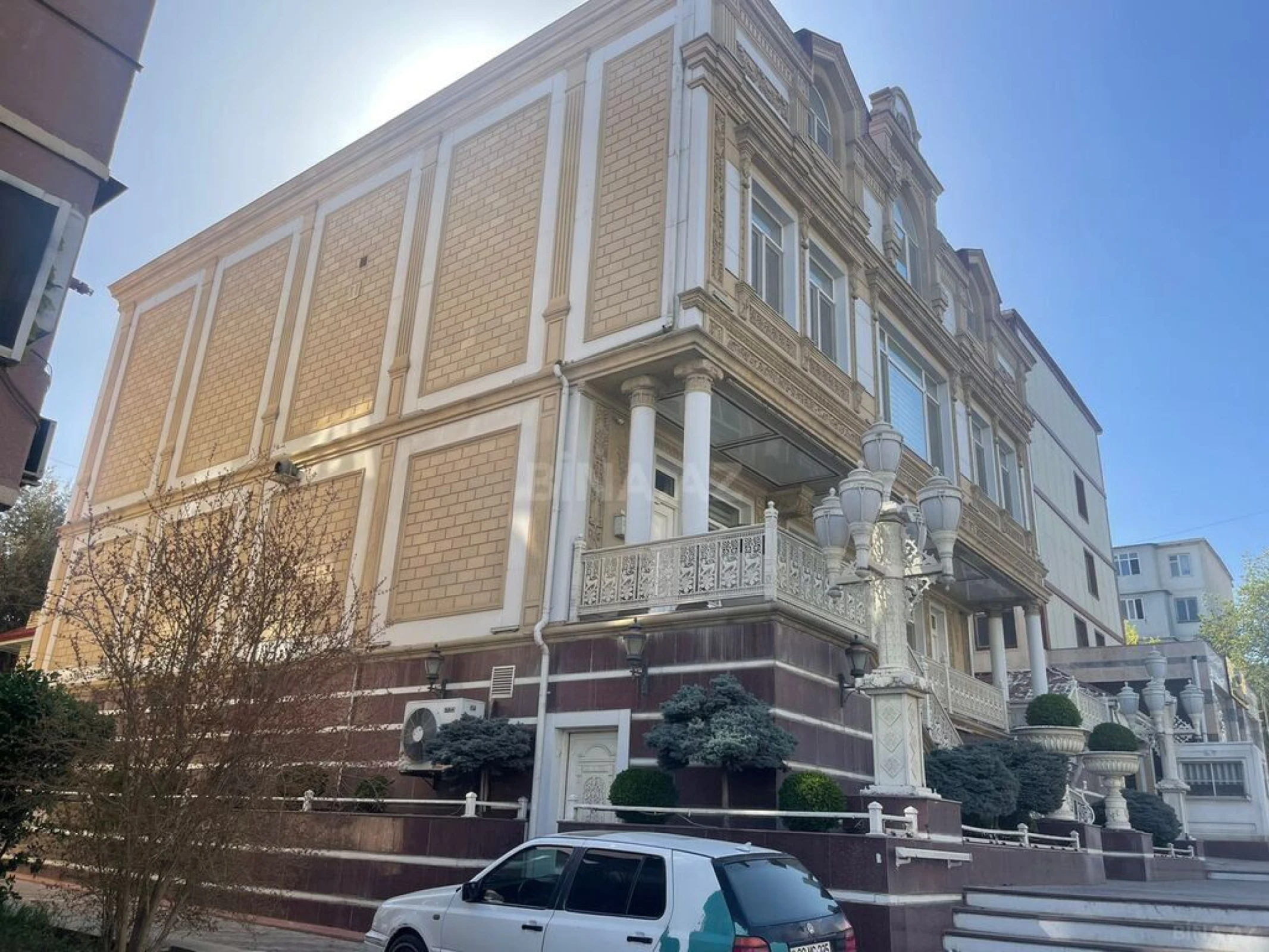 Satılır 20 otaqlı ofis 1400 m²