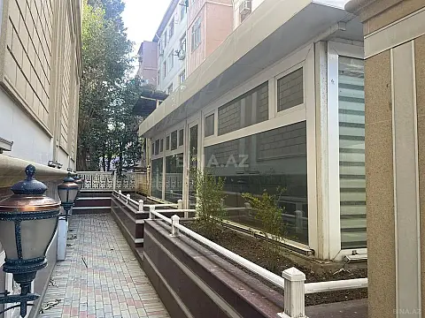 Satılır 20 otaqlı ofis 1400 m²