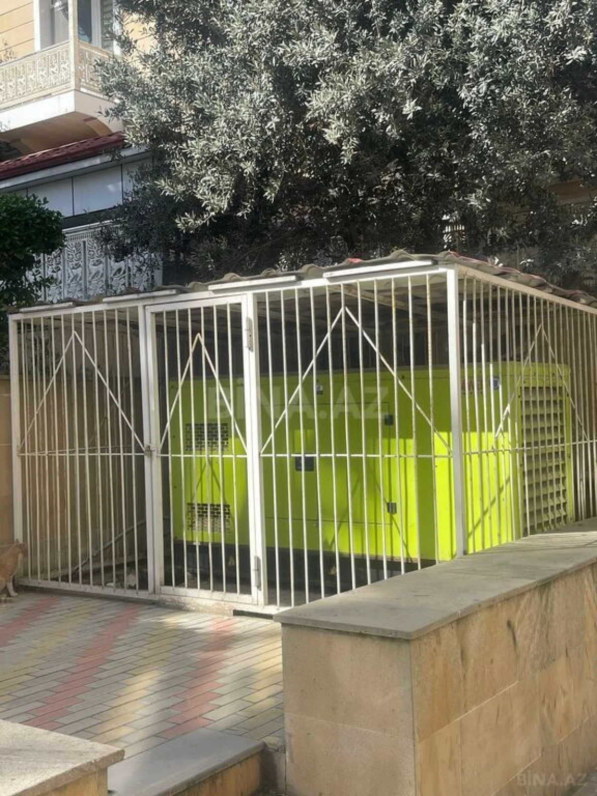 Satılır 20 otaqlı ofis 1400 m²