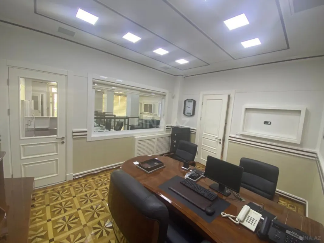 Kirayə verilir 5 otaqlı ofis 300 m²