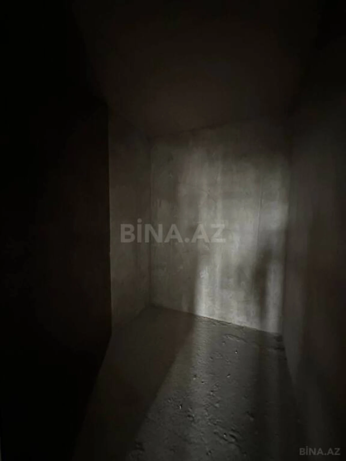 Satılır 3 otaqlı mənzil 136 m²