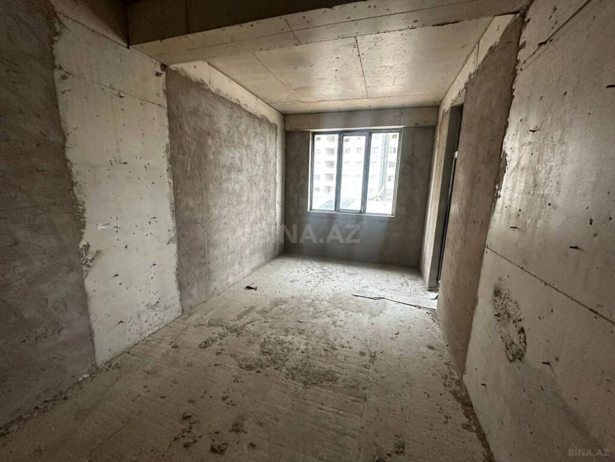 Satılır 3 otaqlı mənzil 136 m²