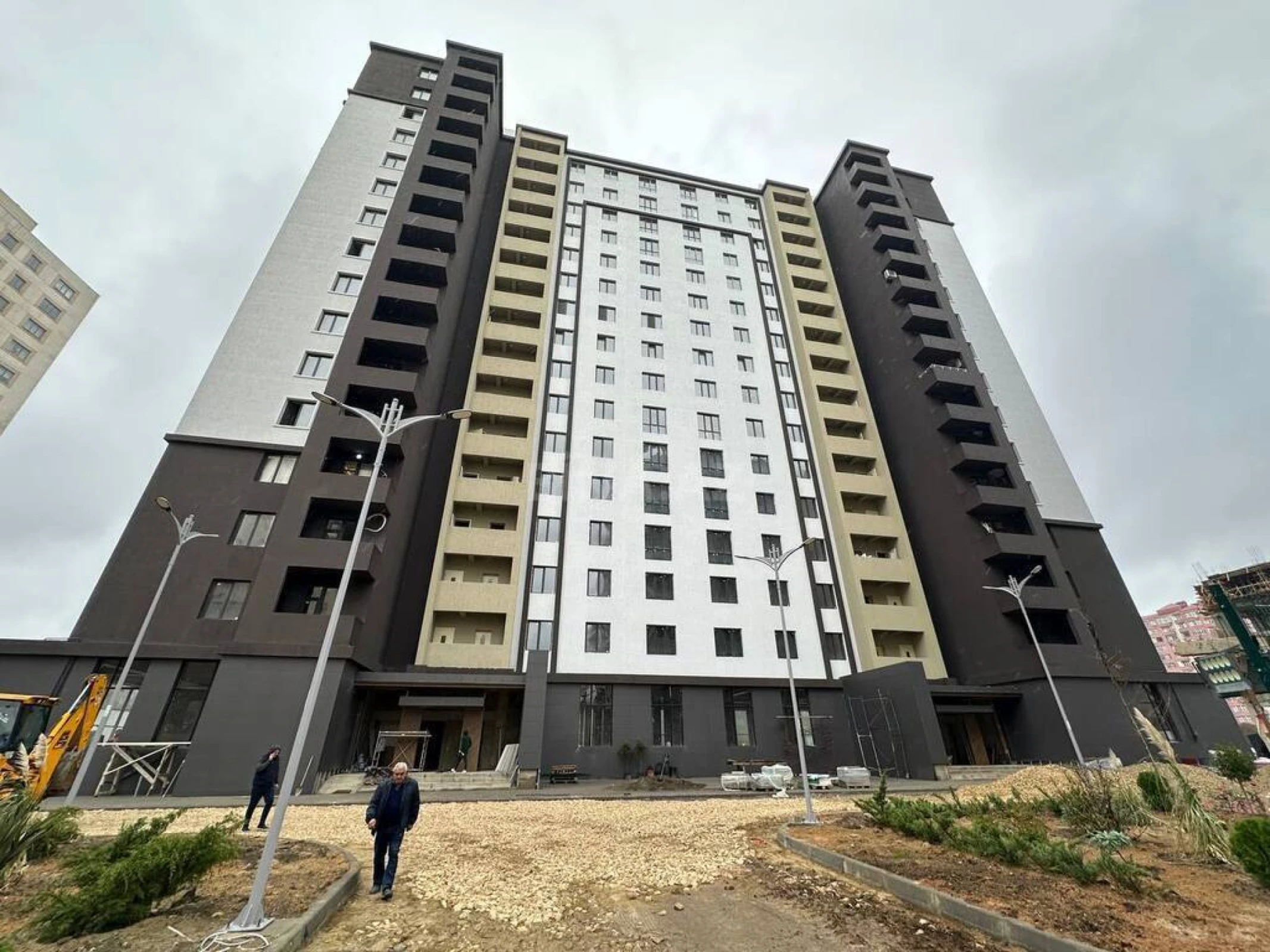 Satılır 3 otaqlı mənzil 136 m²