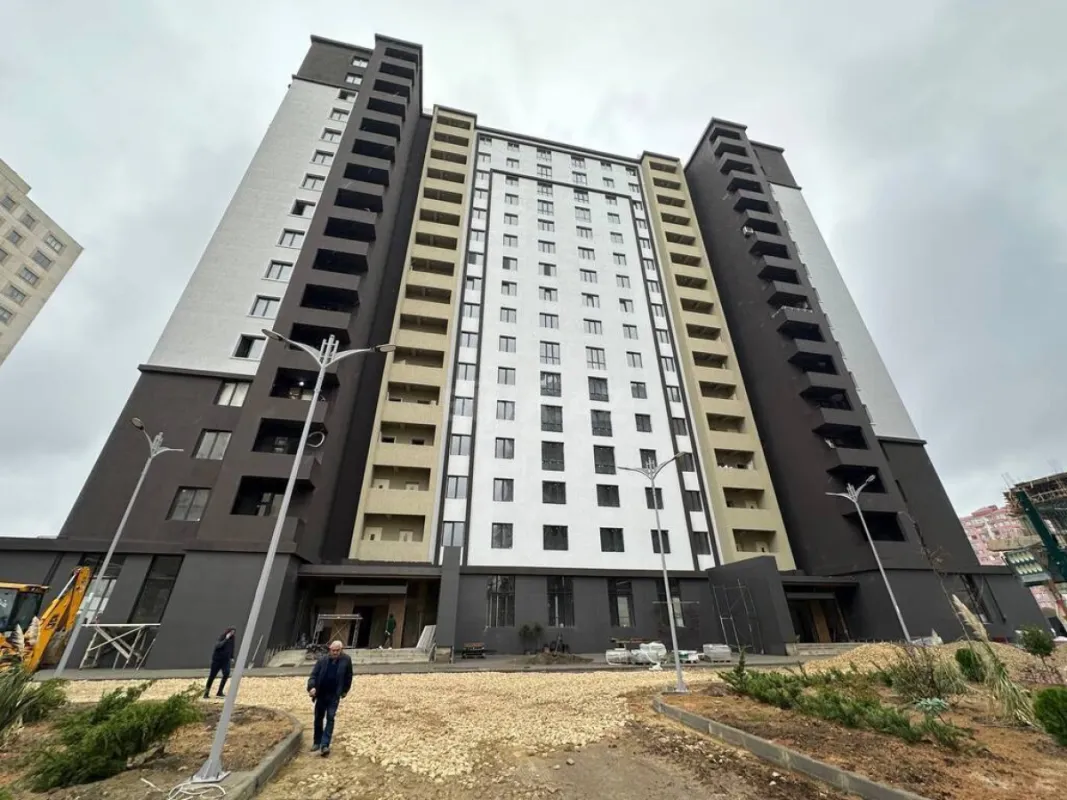 Satılır 3 otaqlı mənzil 136 m²