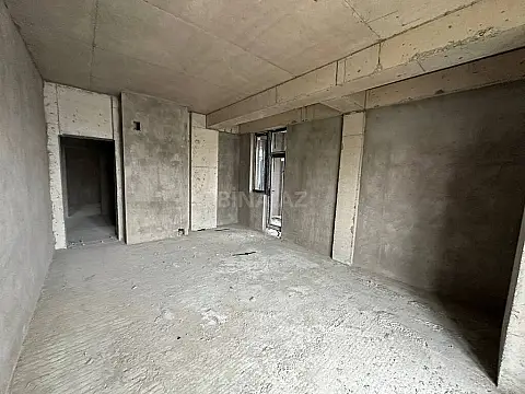 Satılır 3 otaqlı mənzil 136 m²